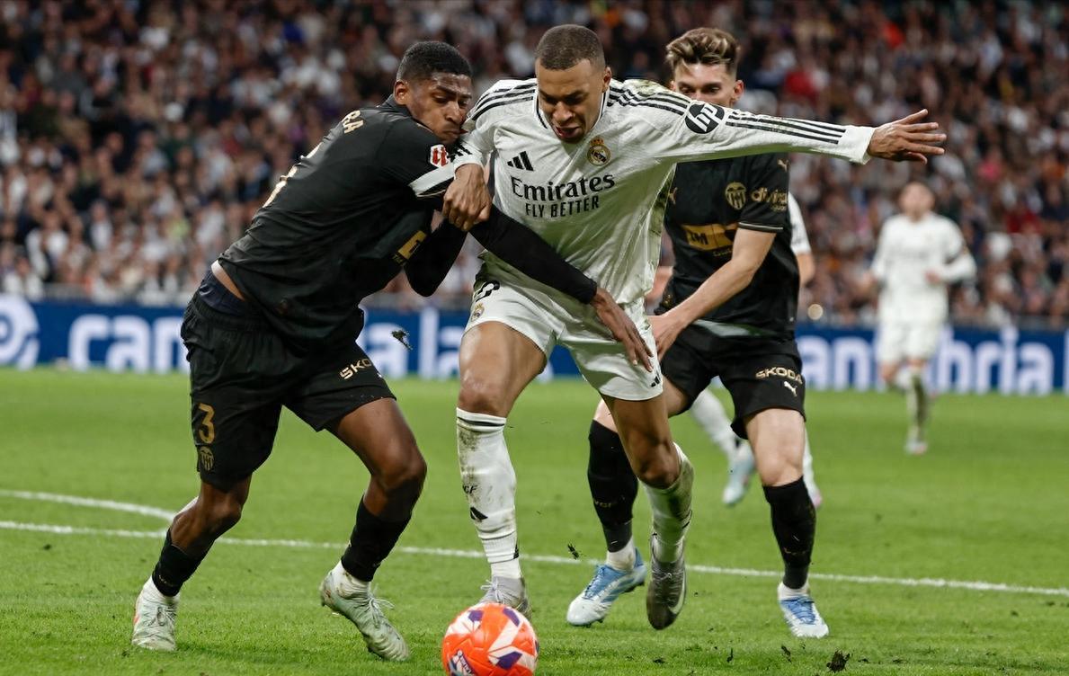 亚博体育平台关于国际比赛日皇家马德里备战法甲；外线爆发细节曝光；信心回归；训练强度明显提升的信息