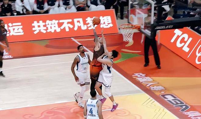 亚博在线体育娱乐关于里程碑夜！山东男篮刷新队史纪录，意大利杯转会期刷纪录，目标明确，细节决定成败的信息